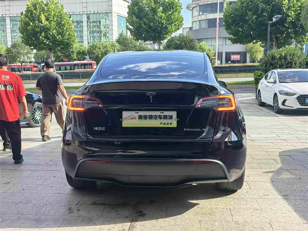Tesla Model Y, 2023 8