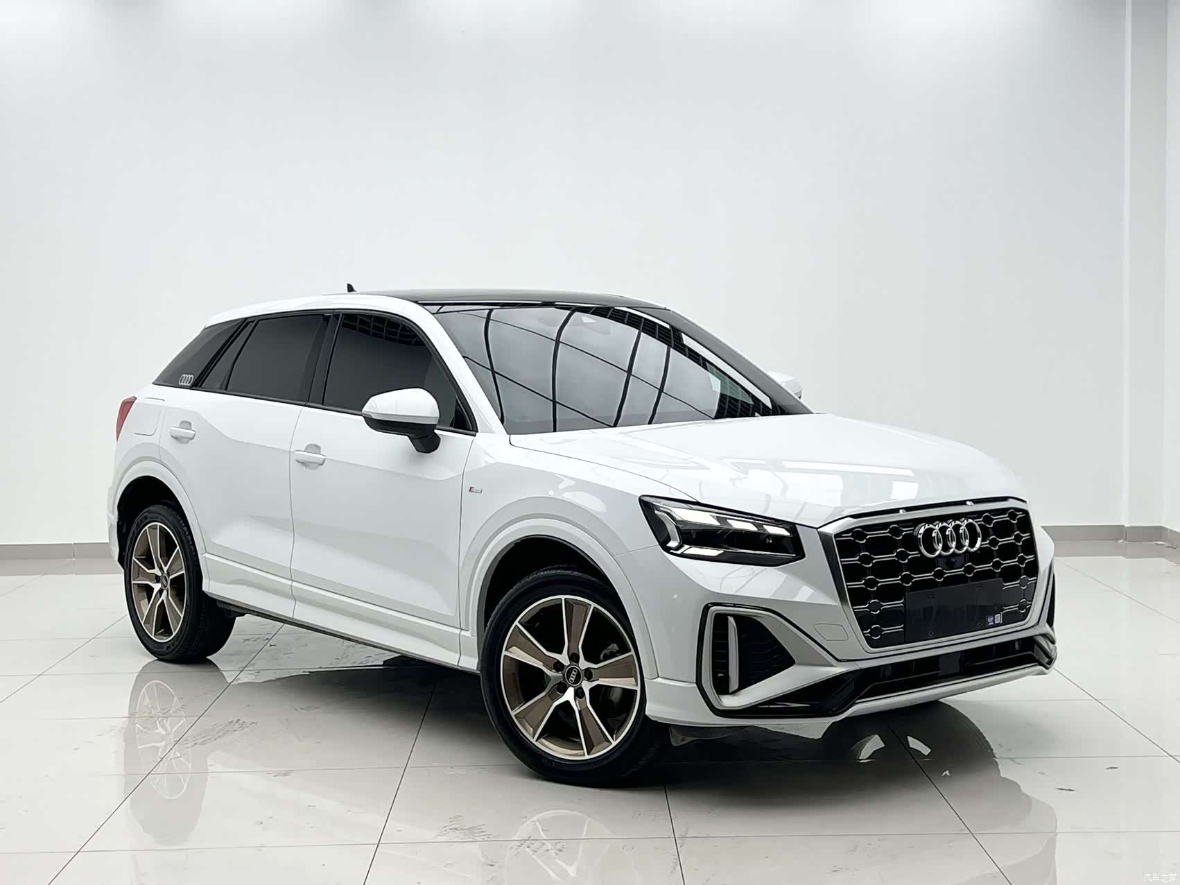Audi Q2L, 2023 3