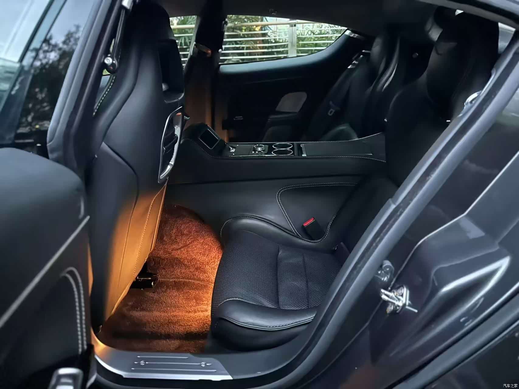 Aston Martin Rapide, 2013 15