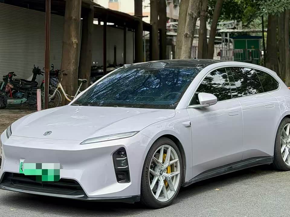 NIO ET5