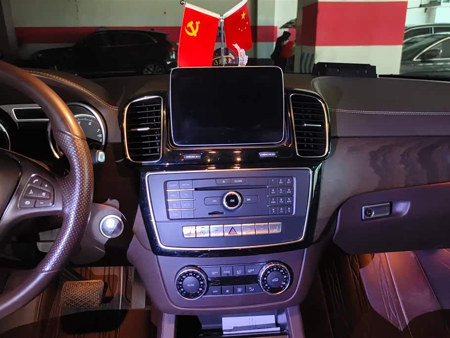 Mercedes-Benz GLE Mercedes-Benz GLE