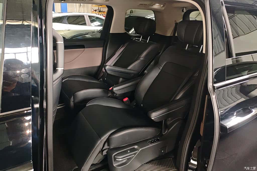Trumpchi E8, 2024 11