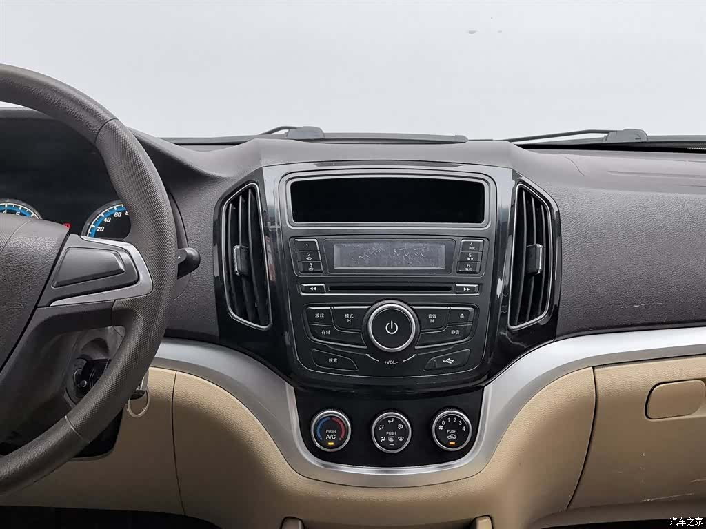 Wuling 730, 2015 12