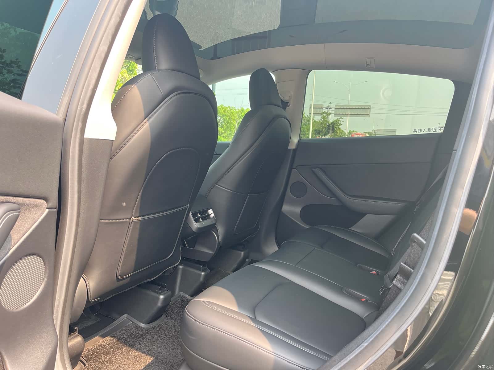 Tesla Model Y, 2022 11