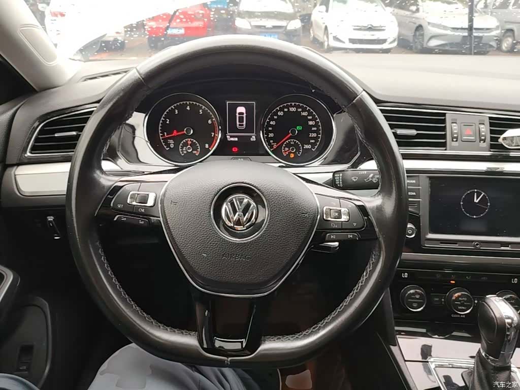 Volkswagen Lamando, 2016 11