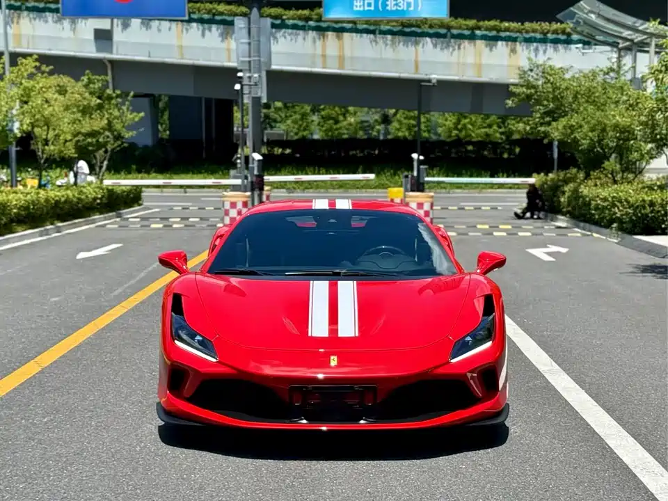 Ferrari F8