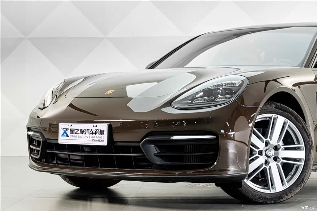Porsche Panamera, 2022 2