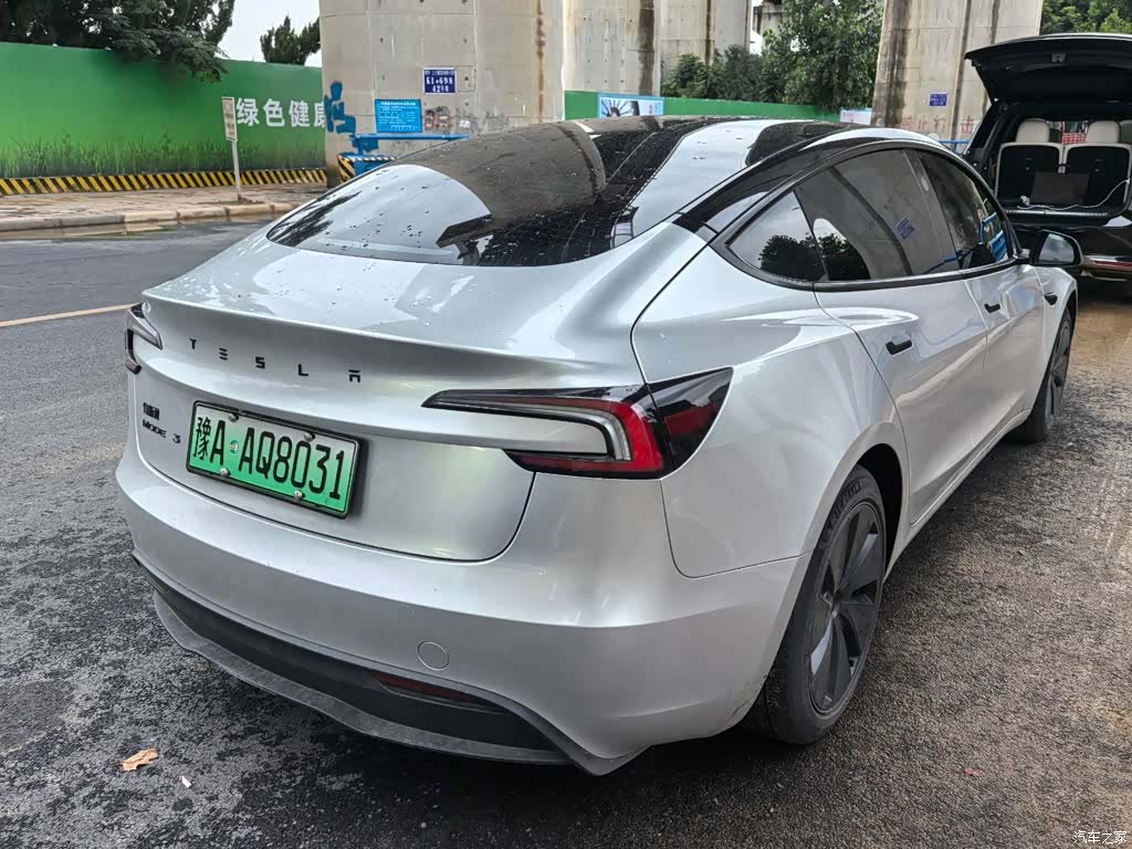 Tesla Model 3, 2024 3