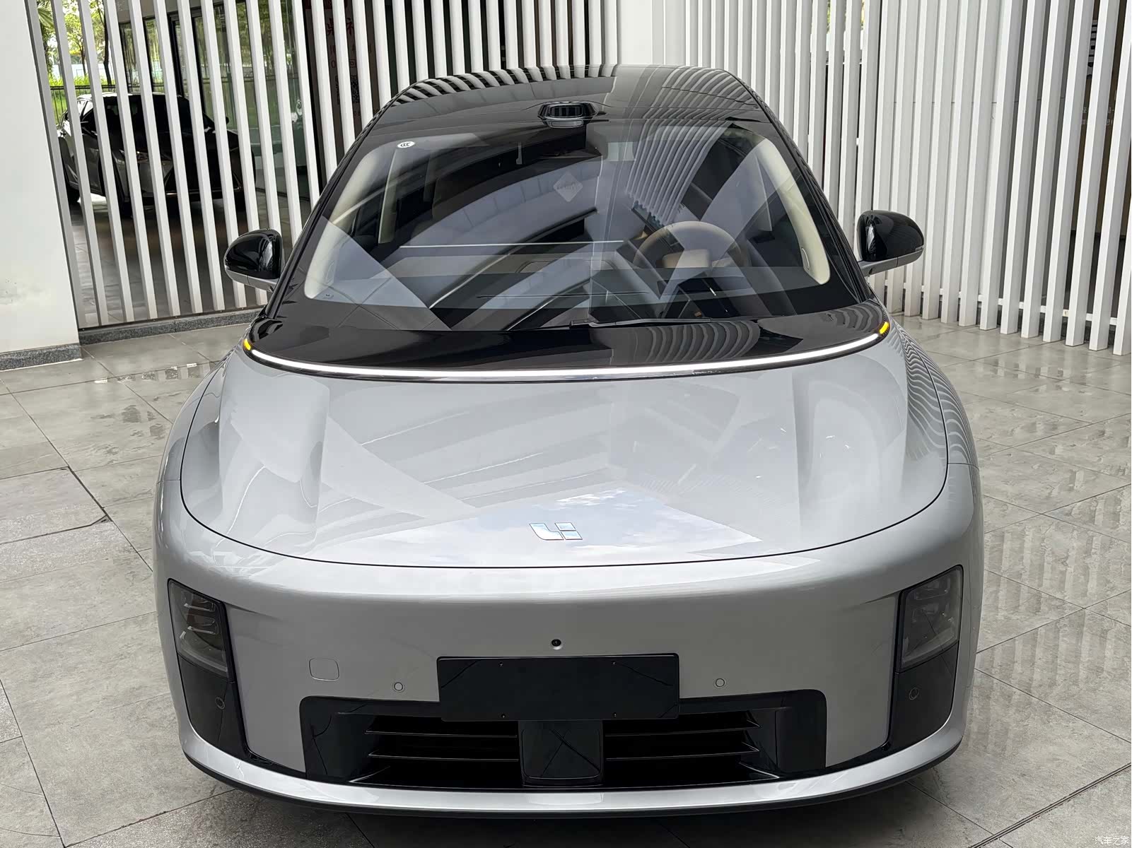 Li Auto i8, 2025 2