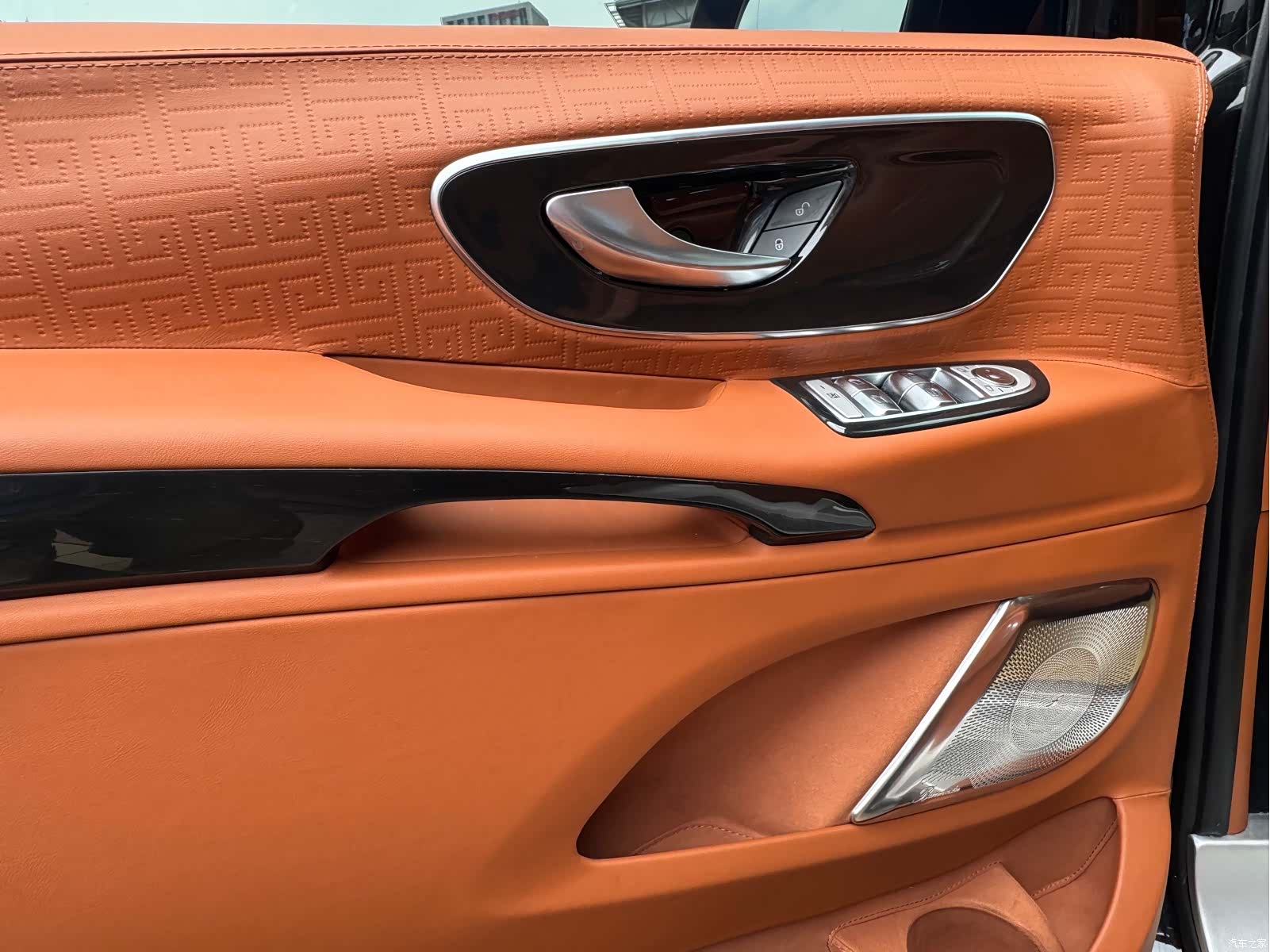 Mercedes-Benz 7, 2023 12