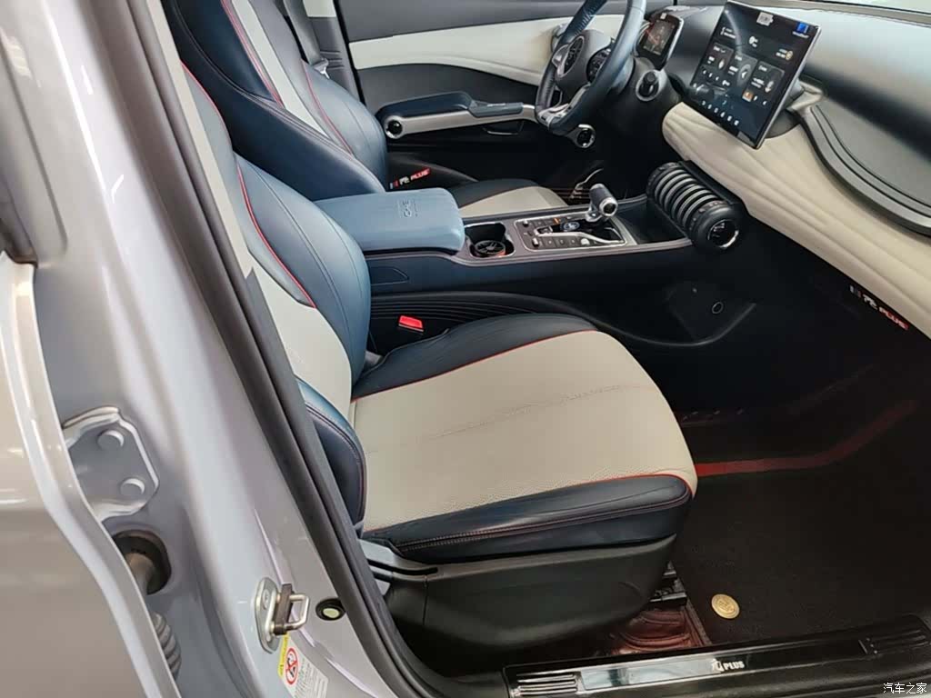 BYD Yuan, 2022 25