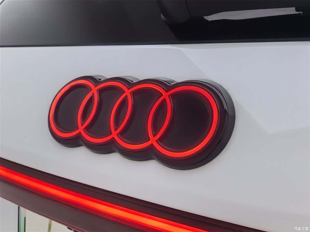 Audi e-tron, 2025 27