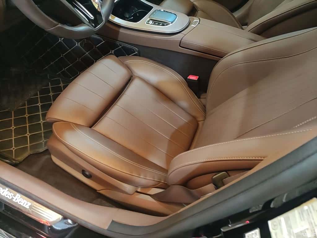 Mercedes-Benz E-Class, 2022 15