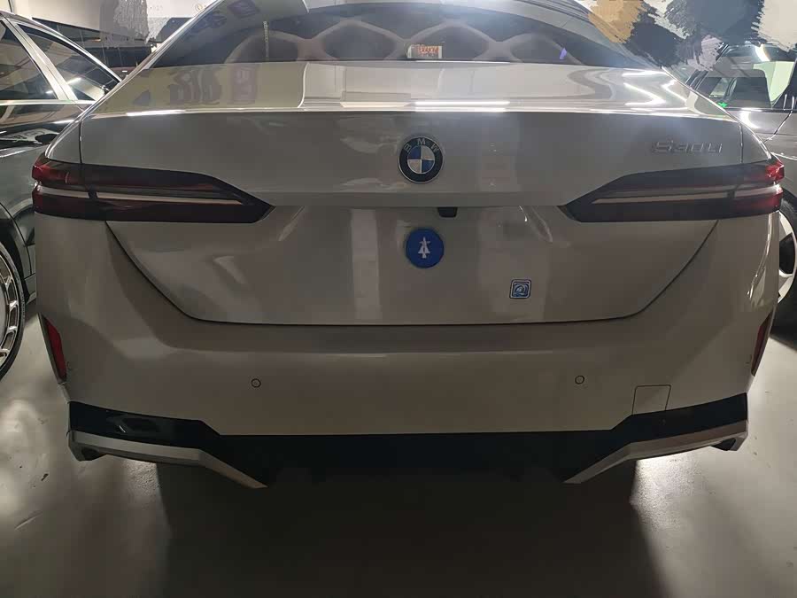 BMW 5 Series 2024, фото 13
