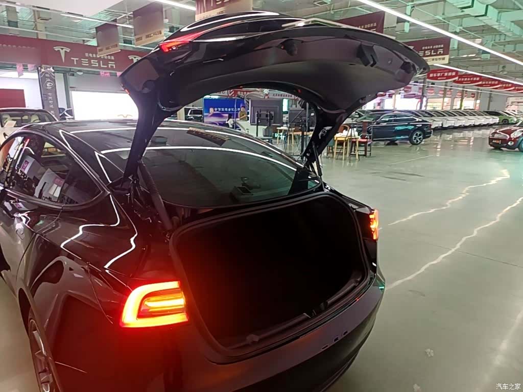 Tesla Model 3, 2023 19