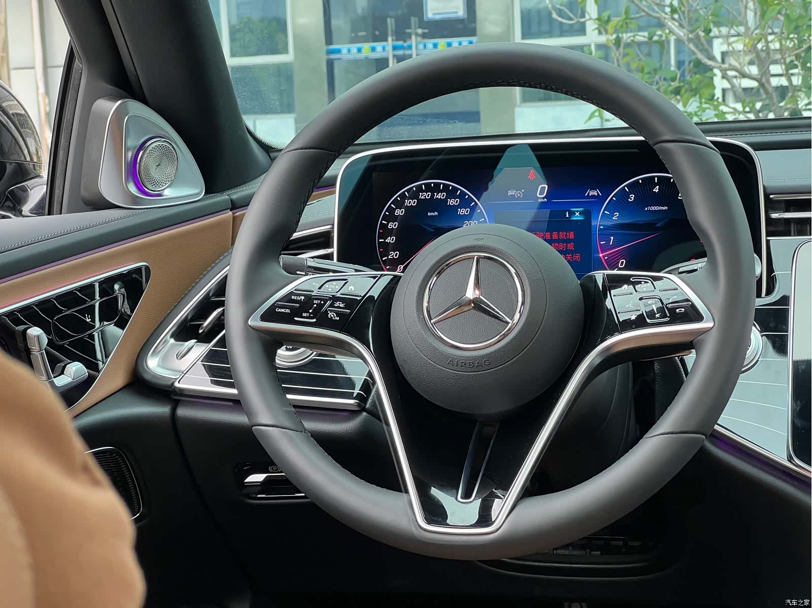 Mercedes-Benz E-Class, 2025 19