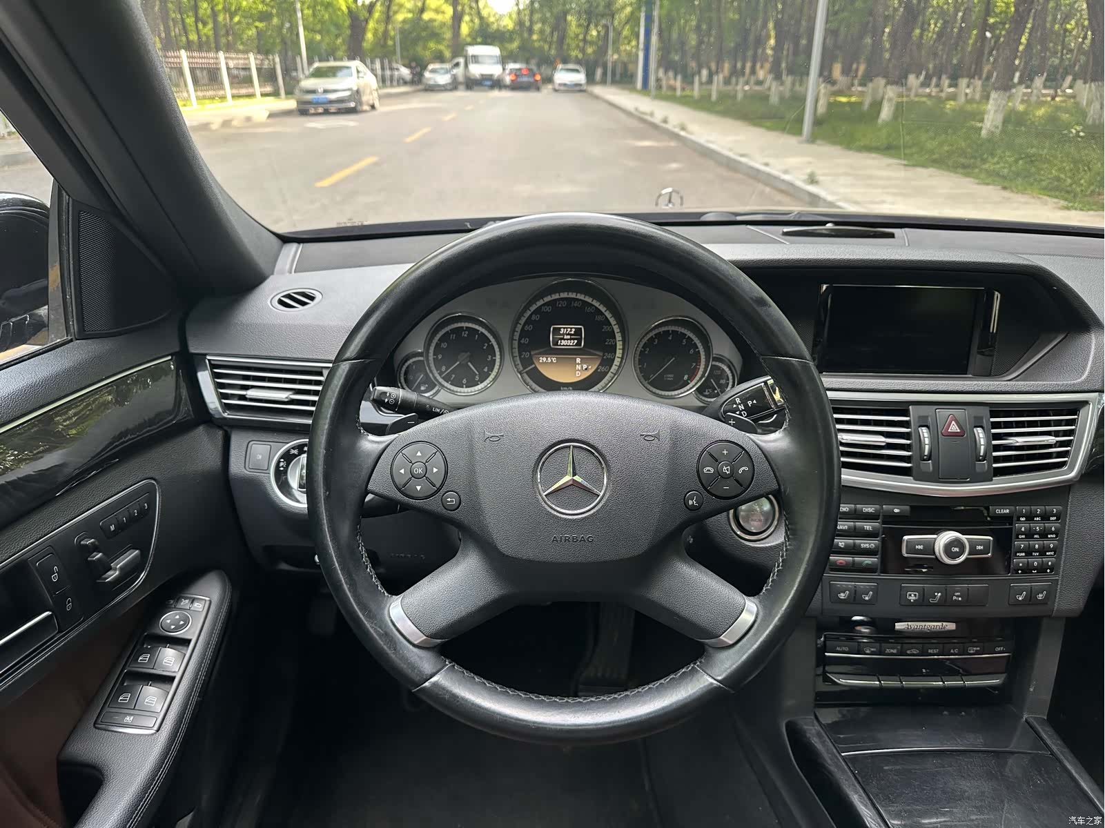 Mercedes-Benz E-Class, 2012 37