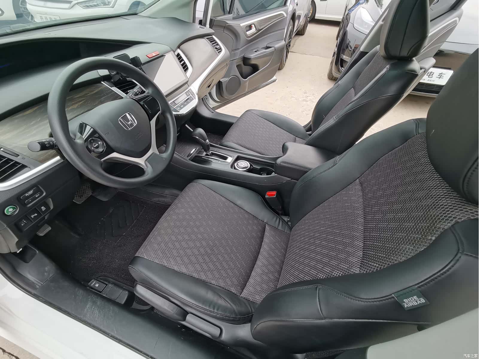 Honda Jade, 2017 11