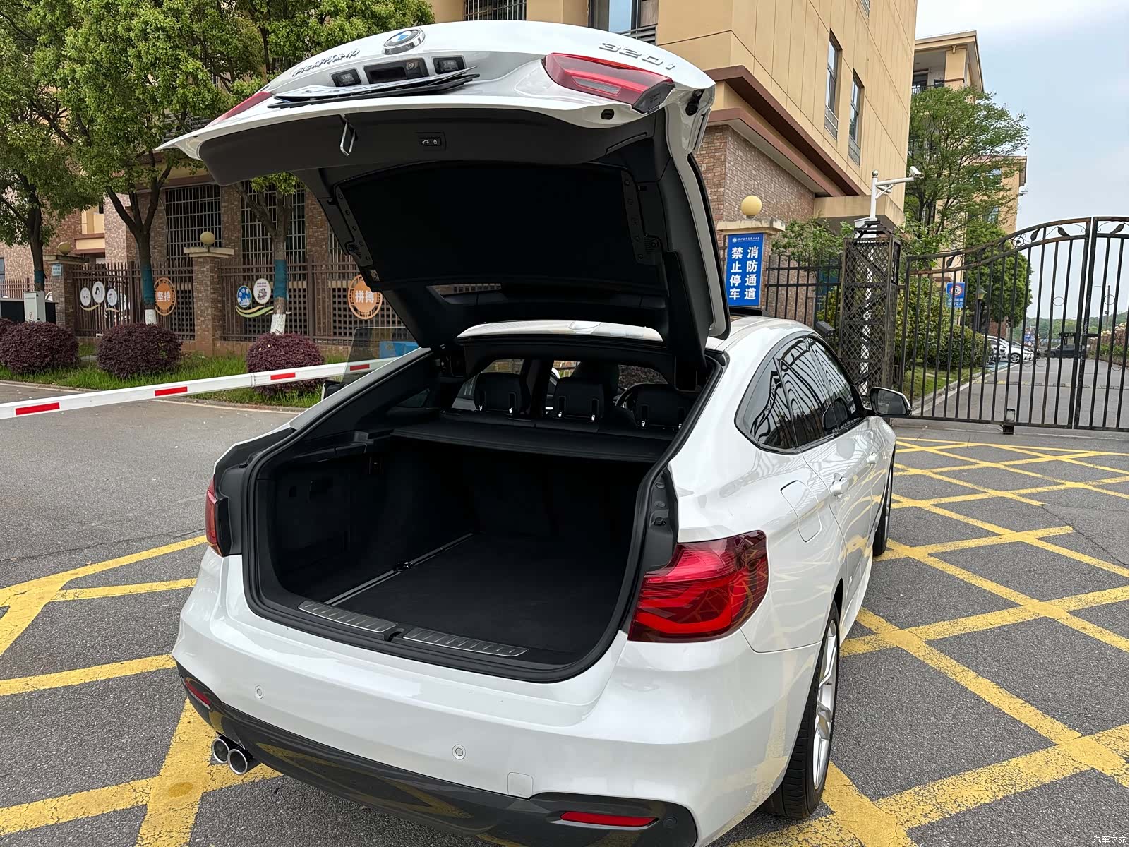 BMW 3 Series, 2021 14