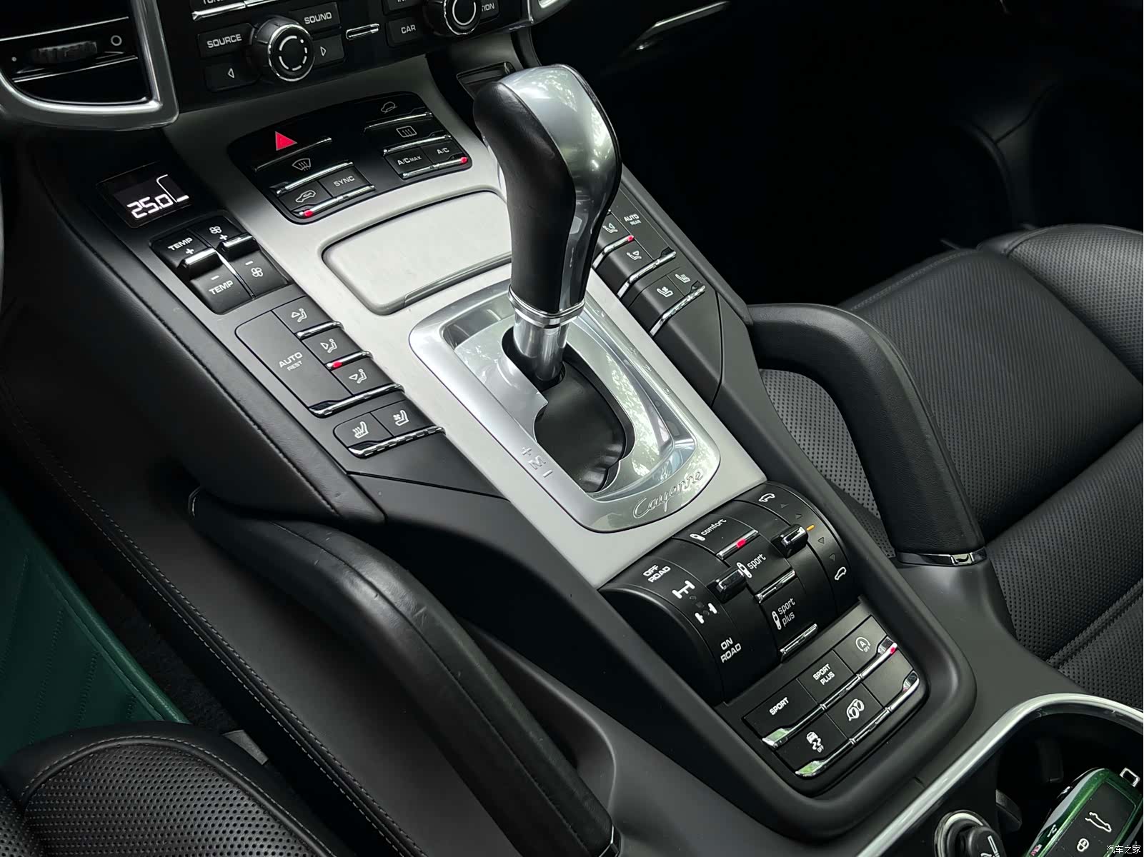 Porsche Cayenne, 2016 11