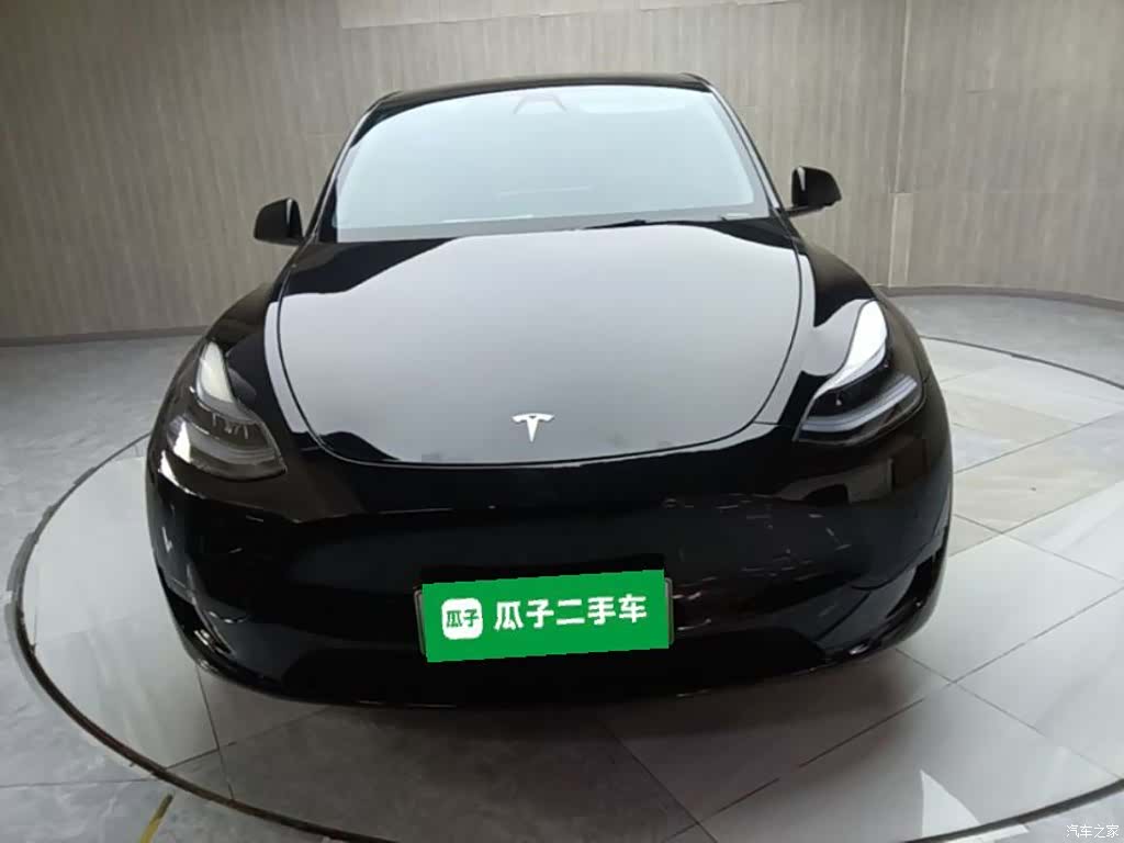Tesla Model Y, 2022 3