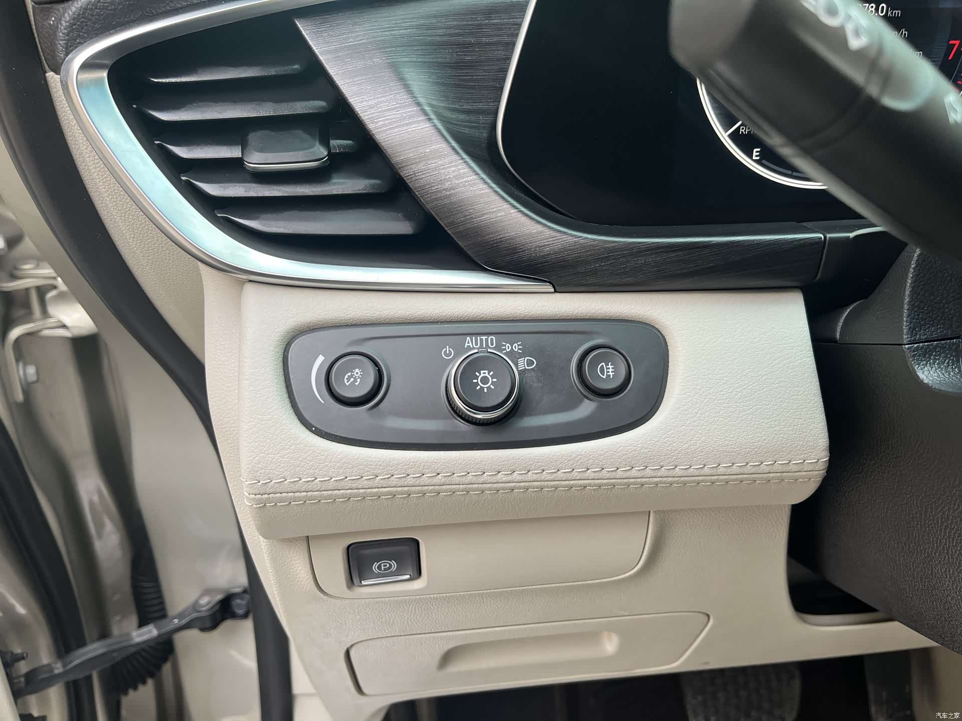 Buick GL8, 2022 10