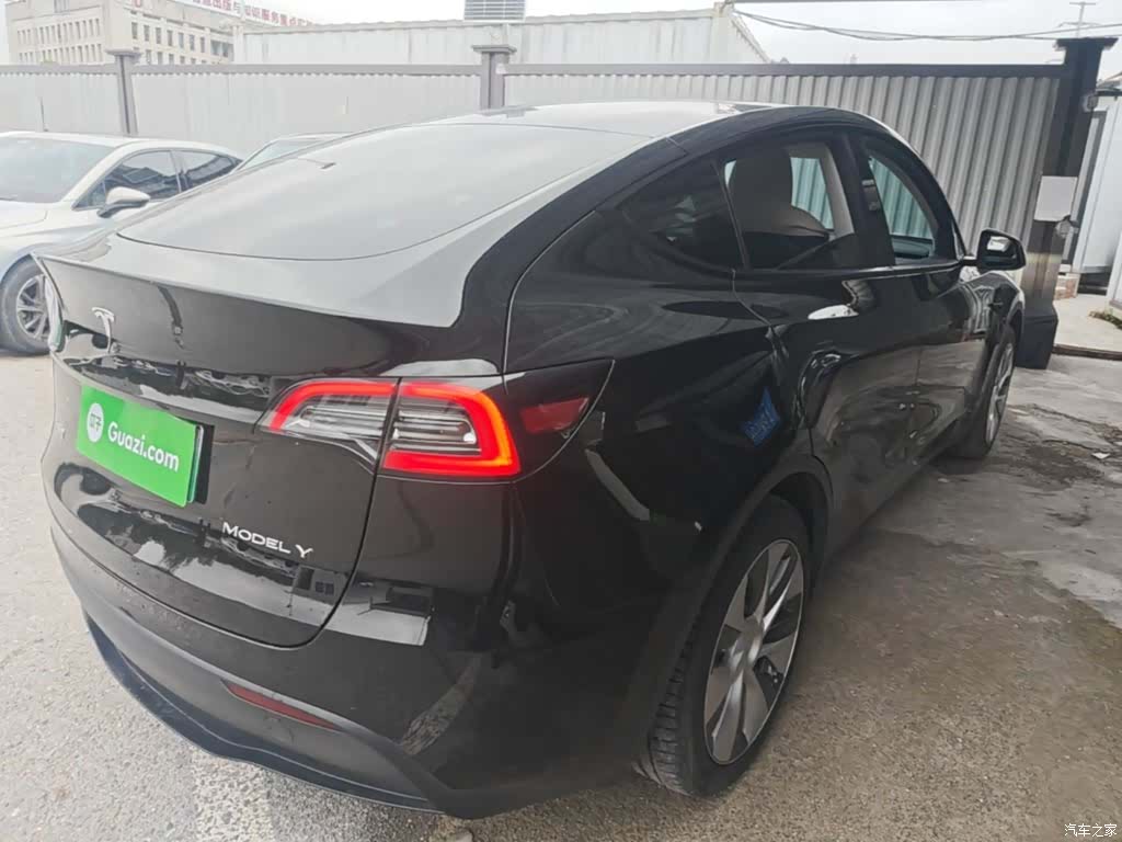Tesla Model Y, 2022 все фото