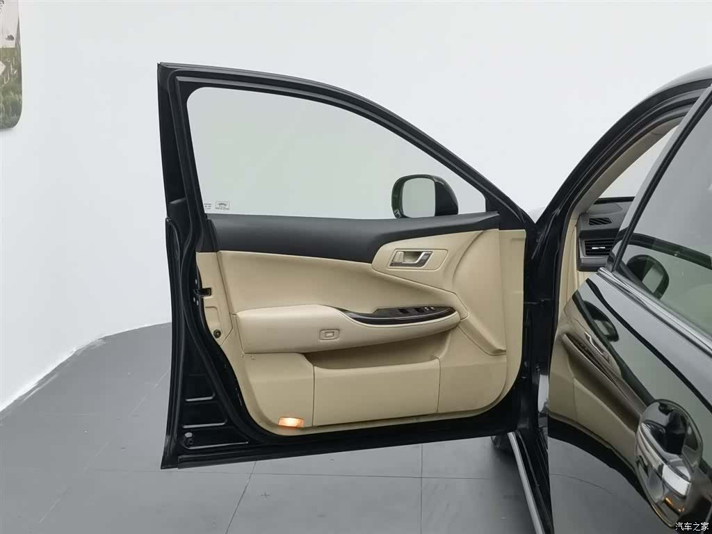 Toyota Crown, 2010 8