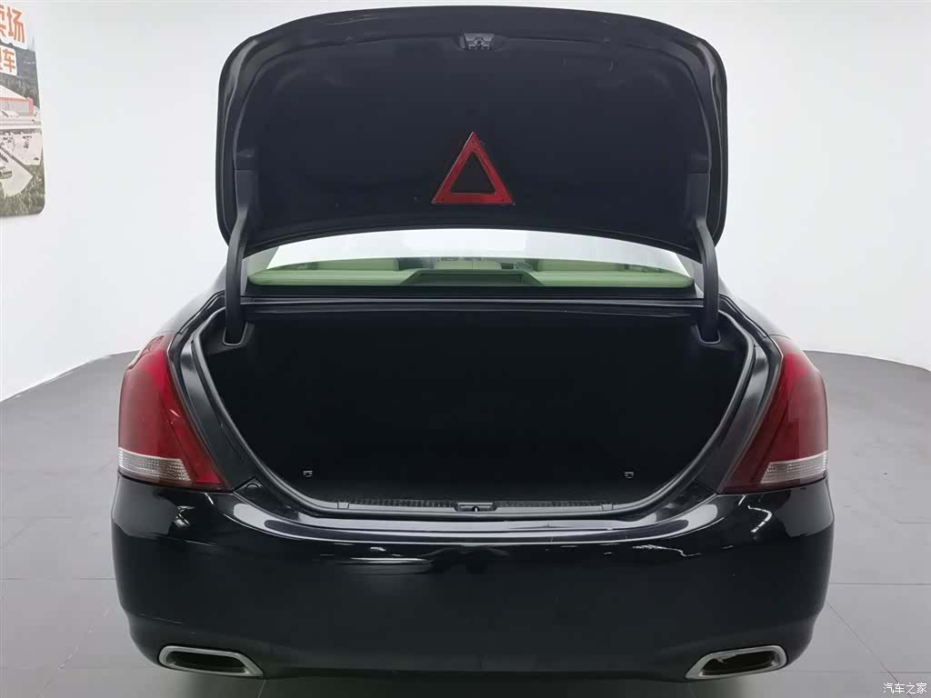 Toyota Crown, 2010 16