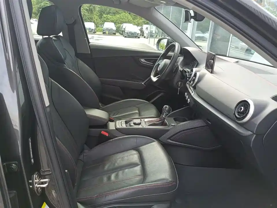 Audi Q2L Audi Q2L