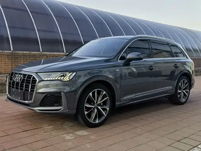 Audi Q7 2020 — купить из Китая под заказ