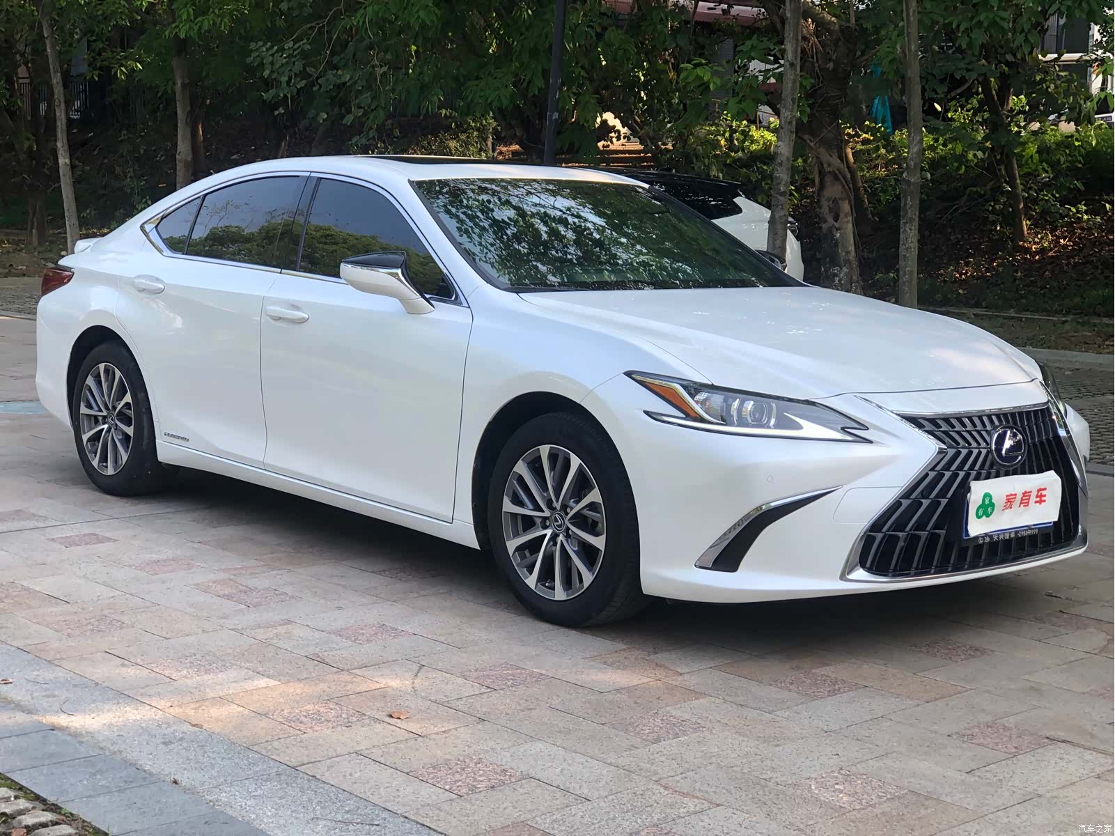 Lexus ES, 2022 7