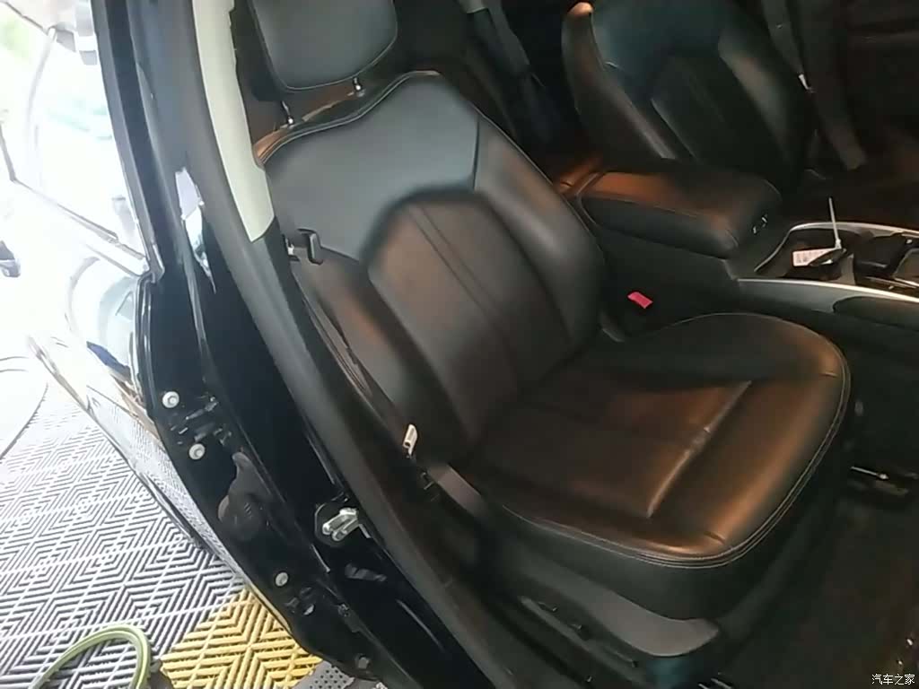 Cadillac SRX, 2015 25