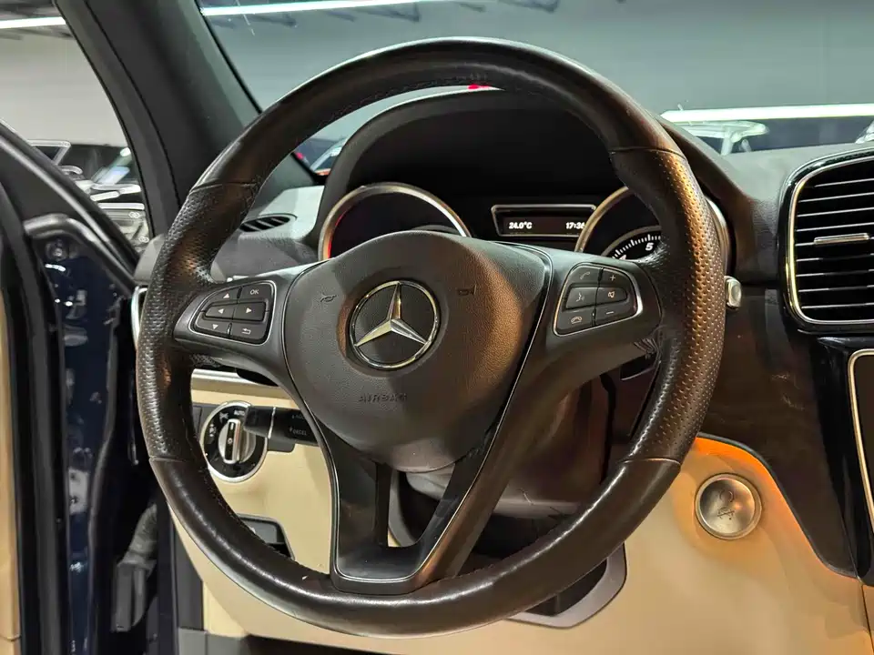 Mercedes-Benz GLE Mercedes-Benz GLE