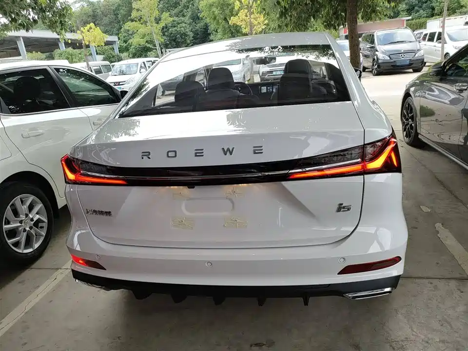 Roewe i5