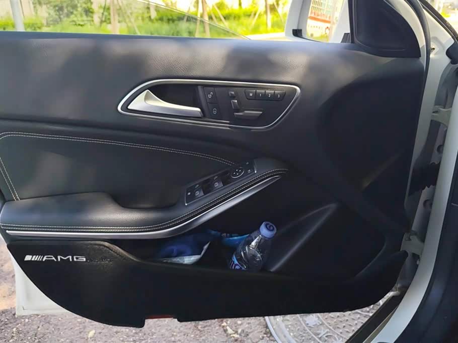 Mercedes-Benz GLA Mercedes-Benz GLA