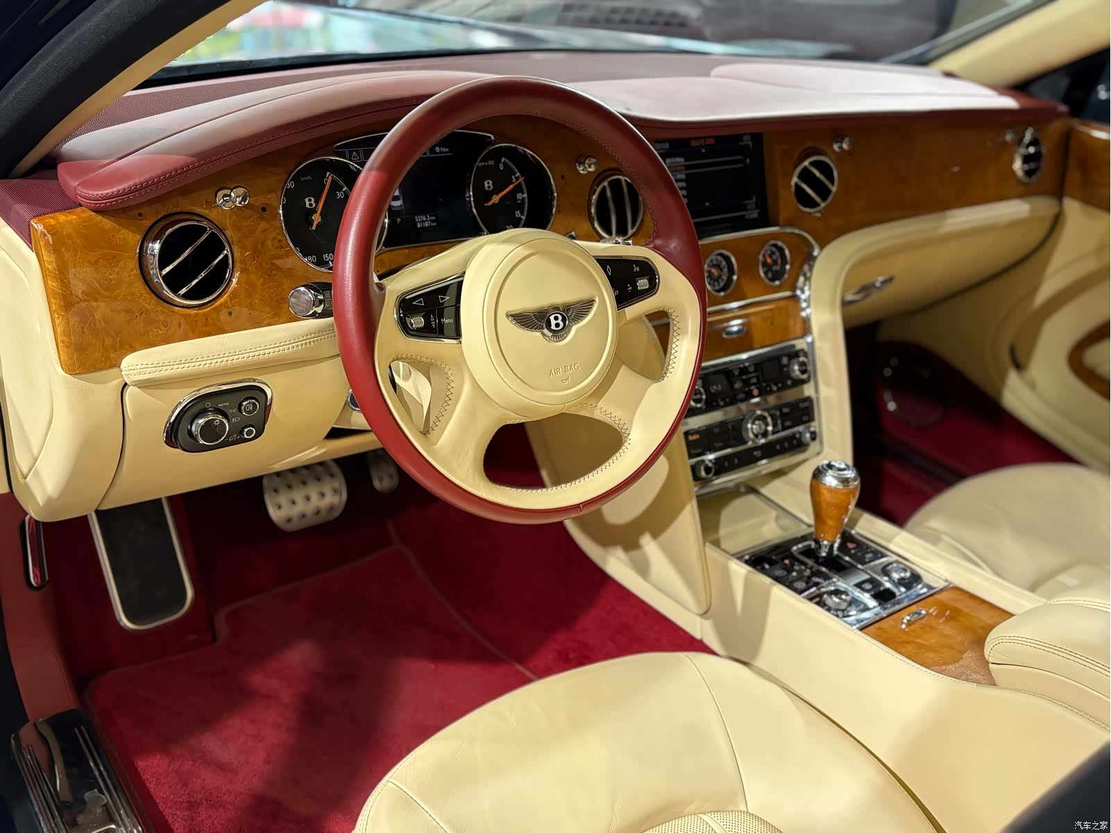 Bentley Mulsanne, 2013 12