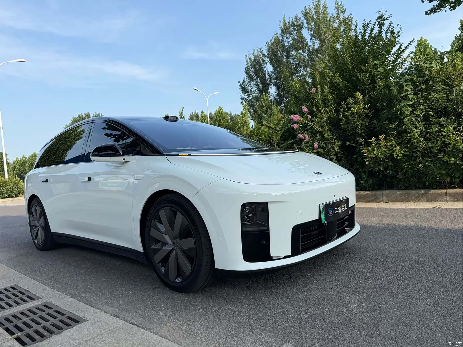 Li Auto i8, 2025 3