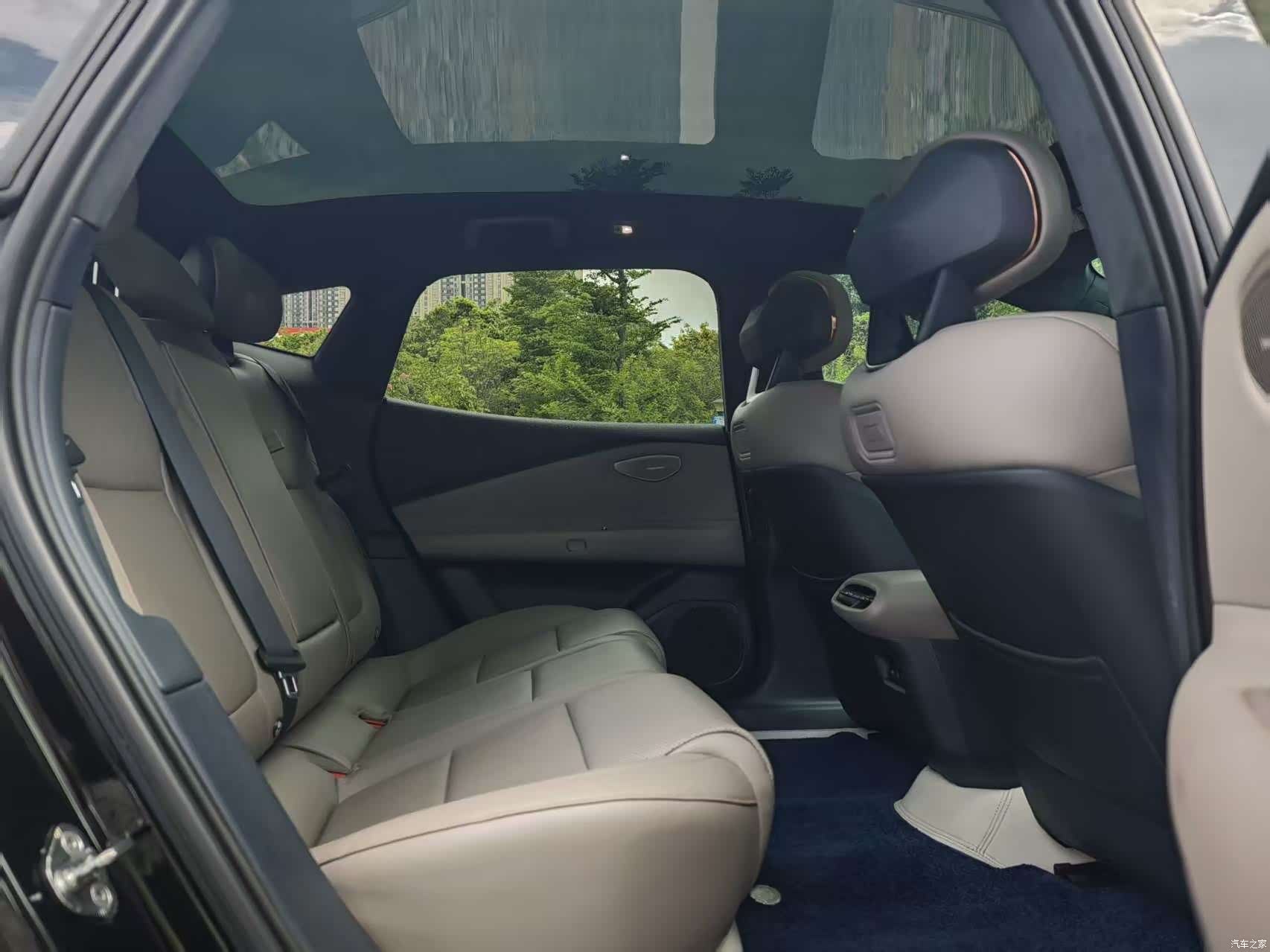 Lynk & Co Z10, 2024 17