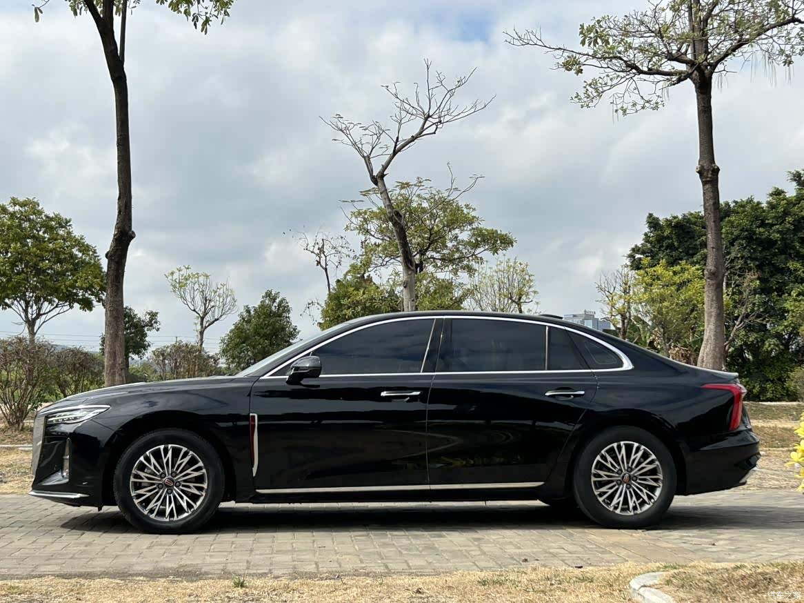 Hongqi H5, 2023 4