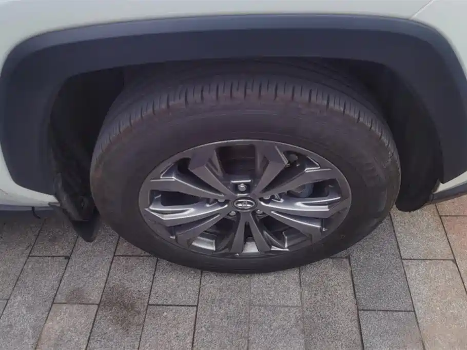 Toyota RAV4 Rongfang