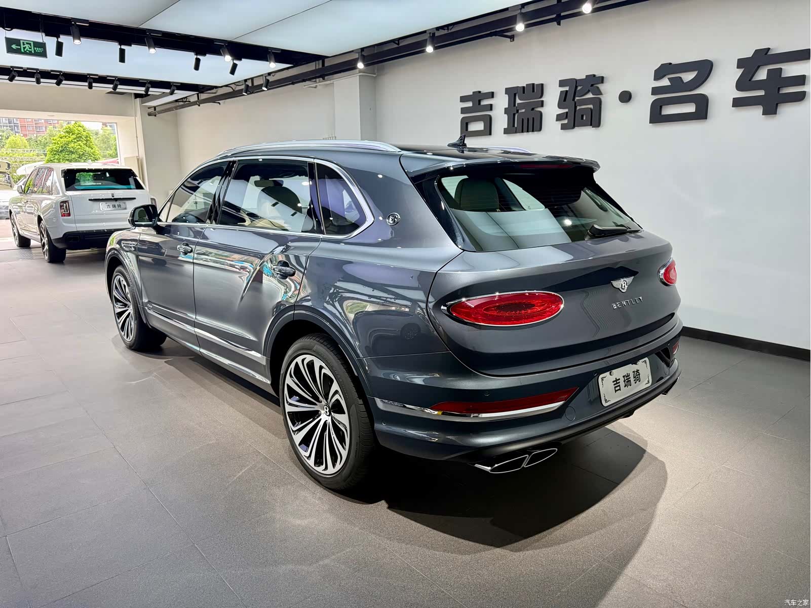 Bentley Bentayga, 2025 6
