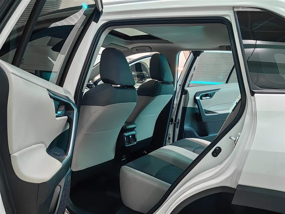 Toyota RAV4 Rongfang