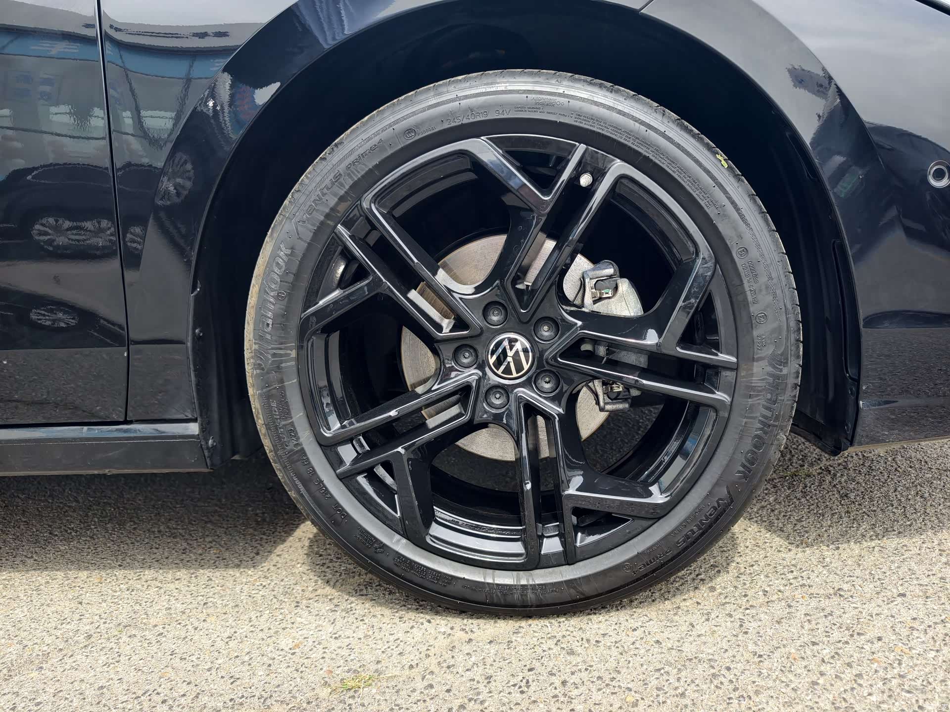 Volkswagen Passat, 2025 12