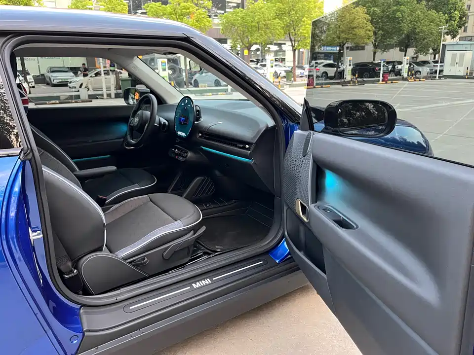 MINI Electric COOPER