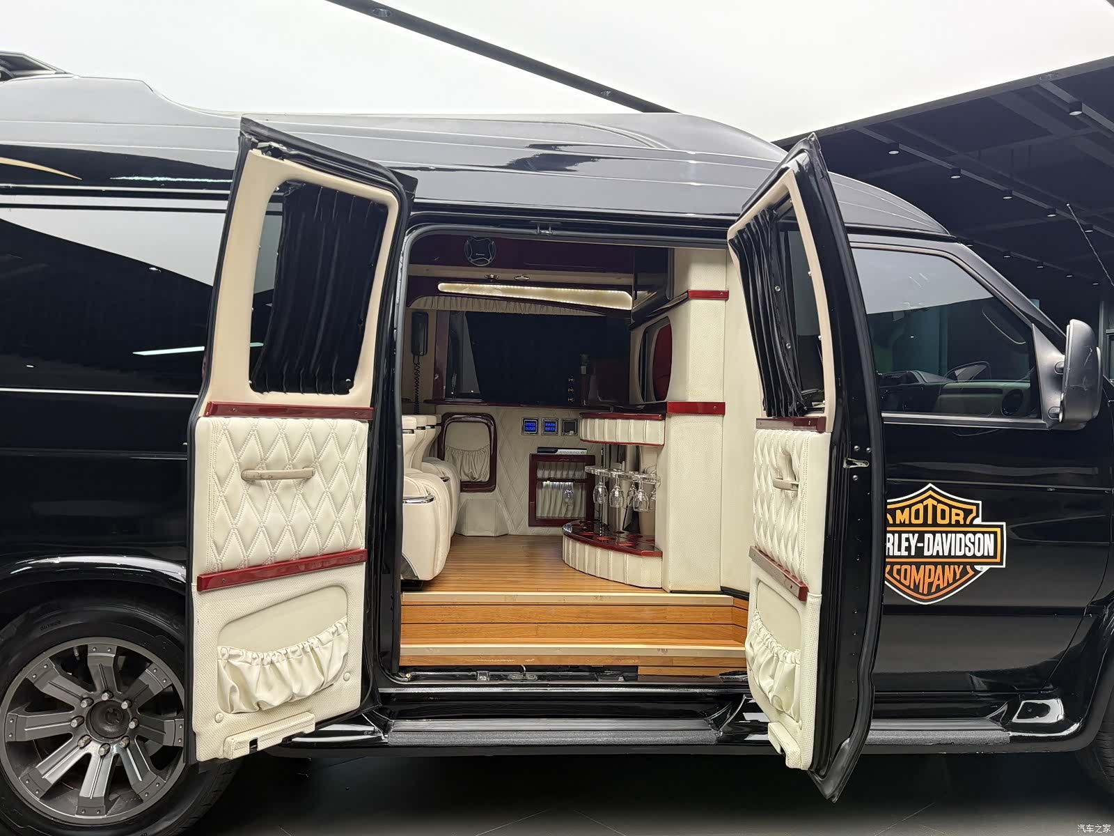 Ford E350, 2011 13