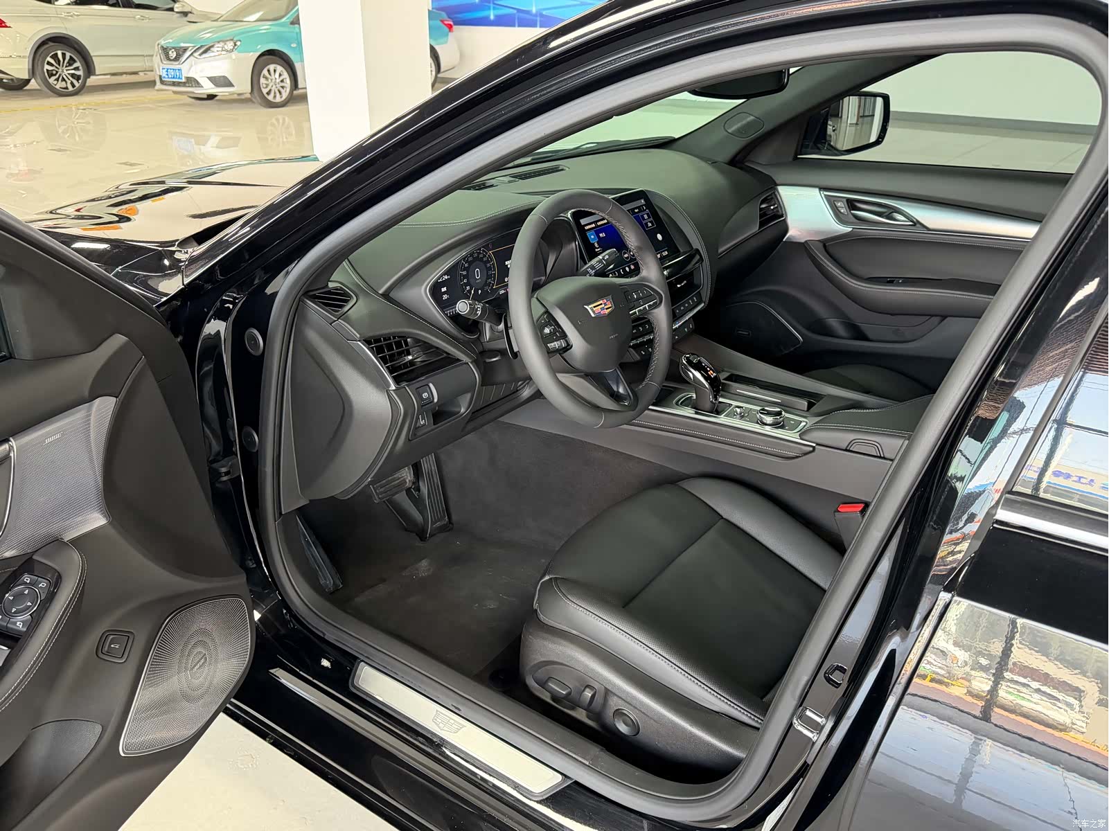 Cadillac CT5, 2023 все фото