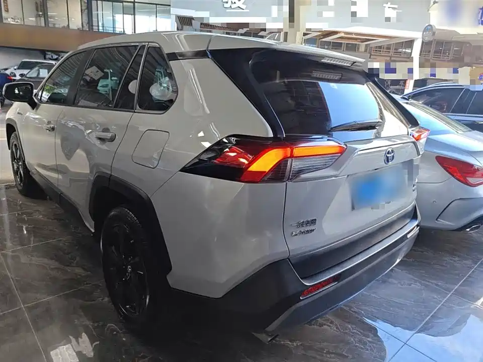 Toyota RAV4 Rongfang