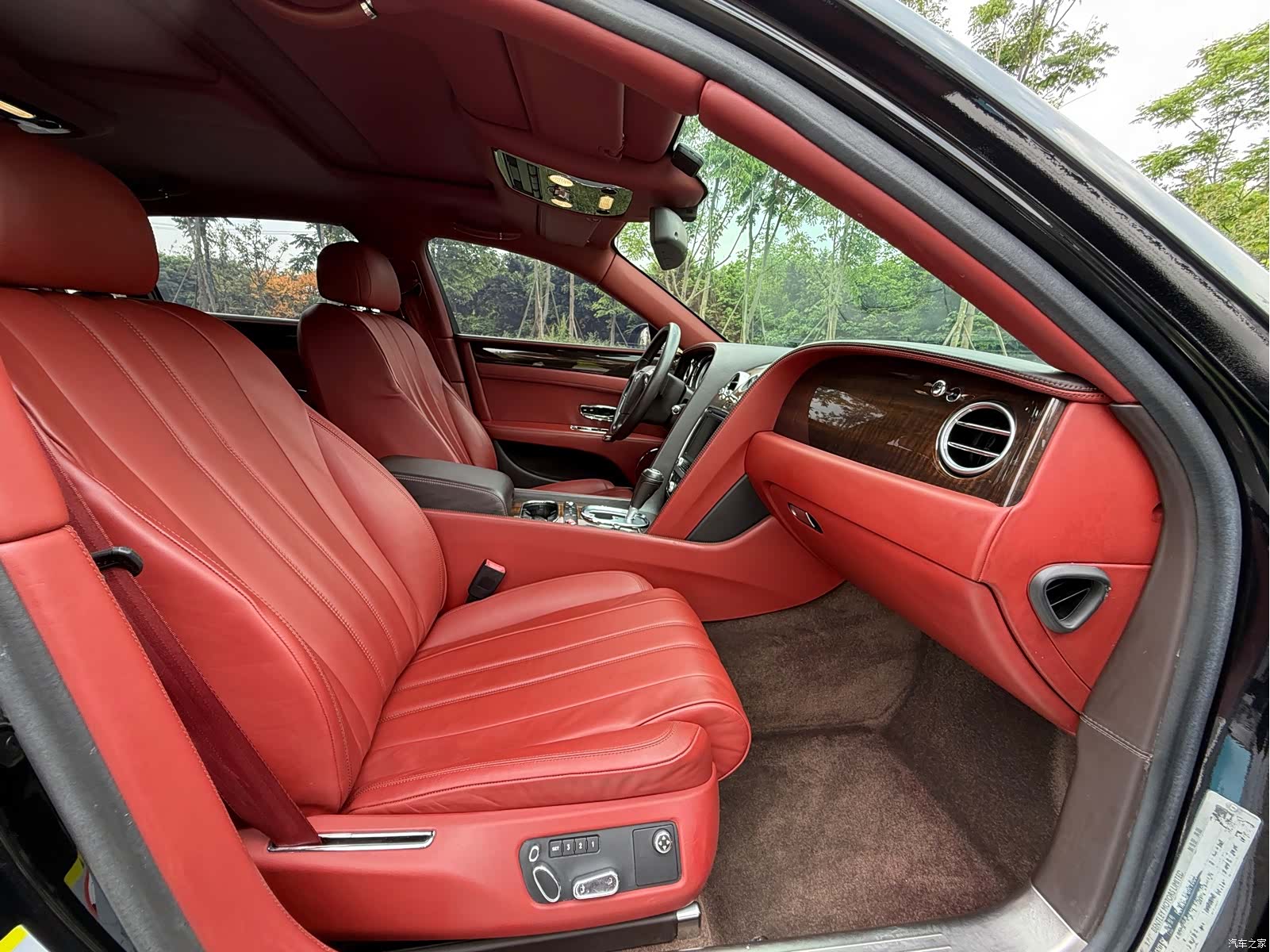 Bentley Flying Spur, 2015 9
