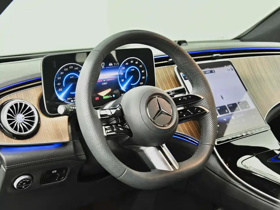 Mercedes-Benz EQE SUV